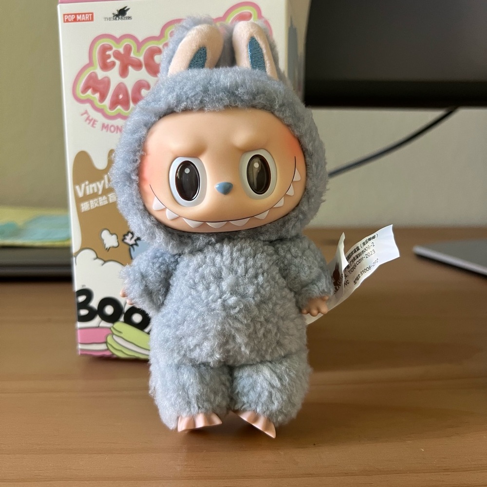 Labubu Exciting Macaron Sea Salt Coconut